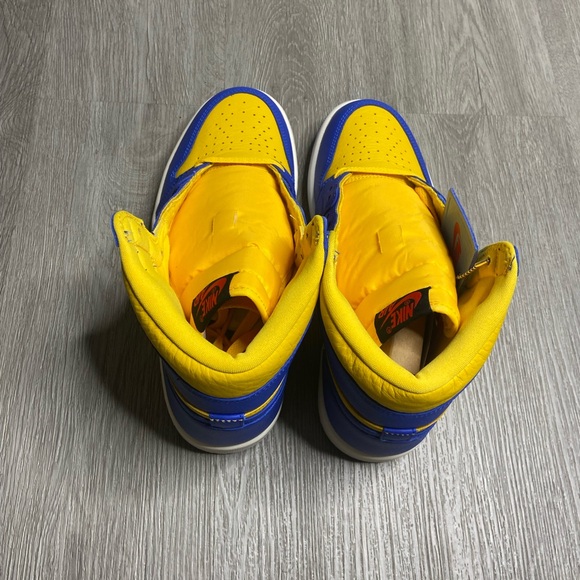 Air Jordan 1 Retro Hi OG Reverse Laney Women’s Shoe Size 9.5 Blue NWT - Picture 6 of 8